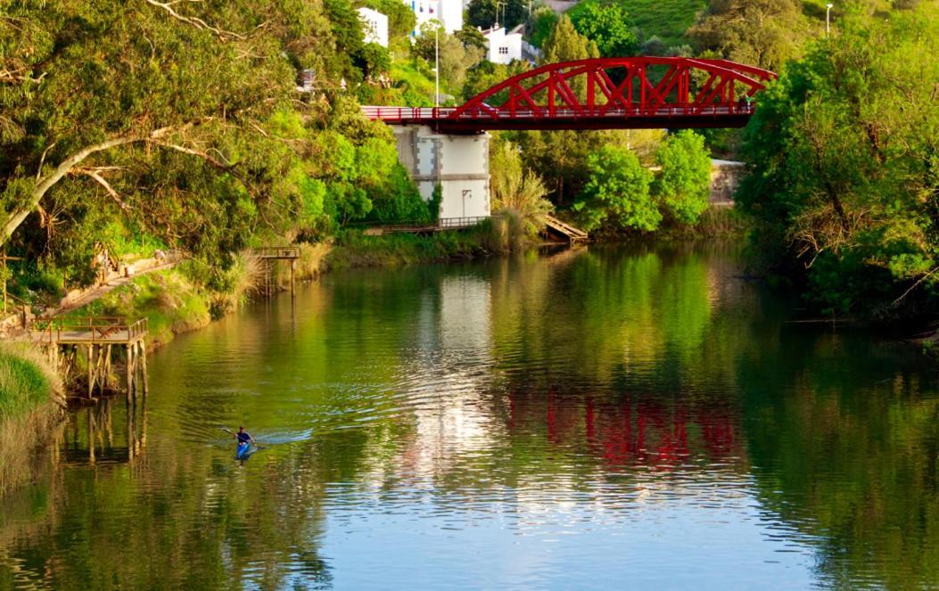 Romantic Riverside Retreat โอเดมิรา ภายนอก รูปภาพ